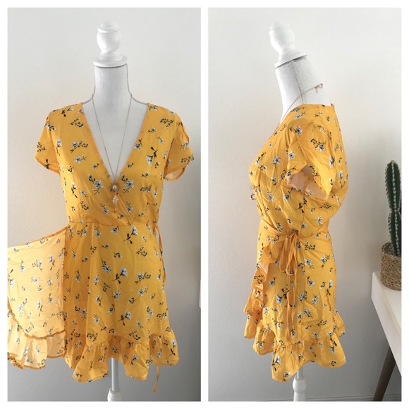 {boutique} yellow floral wrap style summer dress - Picture 6 of 8